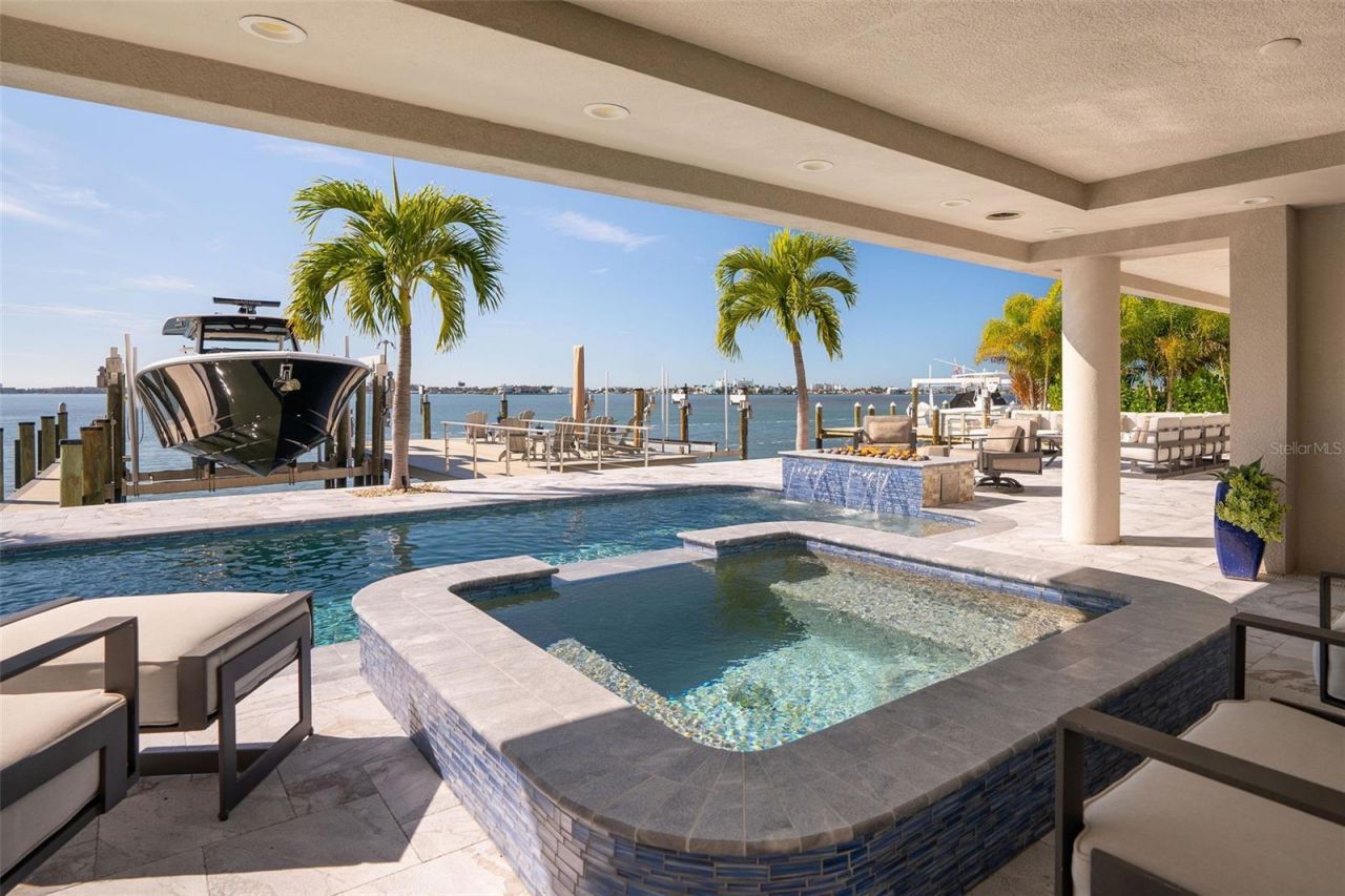 5907 Bayview Circle S, Gulfport, FL 33707 Photo