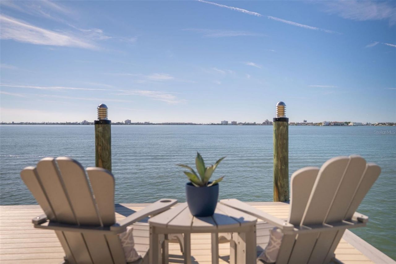 5907 Bayview Circle S, Gulfport, FL 33707 Photo