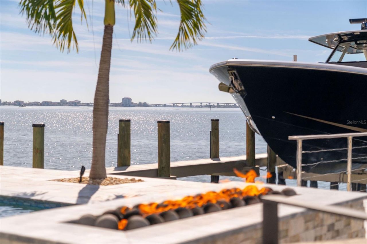 5907 Bayview Circle S, Gulfport, FL 33707 Photo