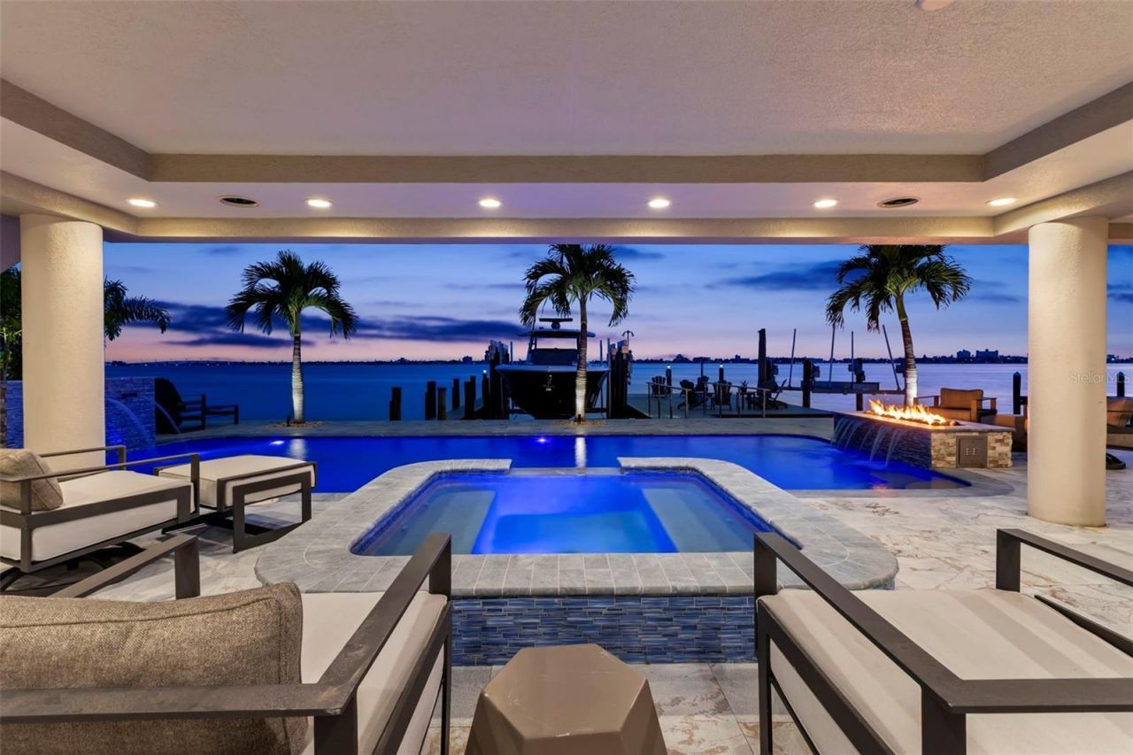 5907 Bayview Circle S, Gulfport, FL 33707 Photo