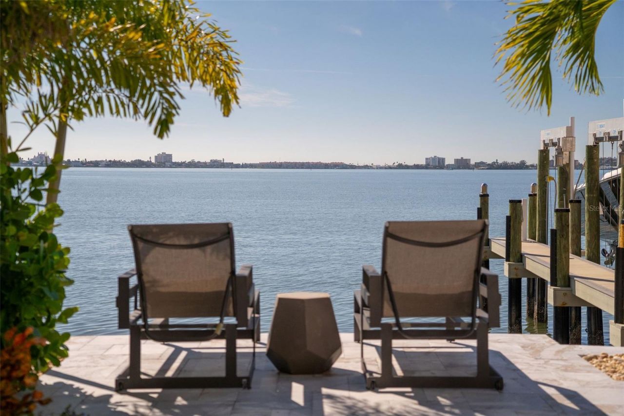 5907 Bayview Circle S, Gulfport, FL 33707 Photo