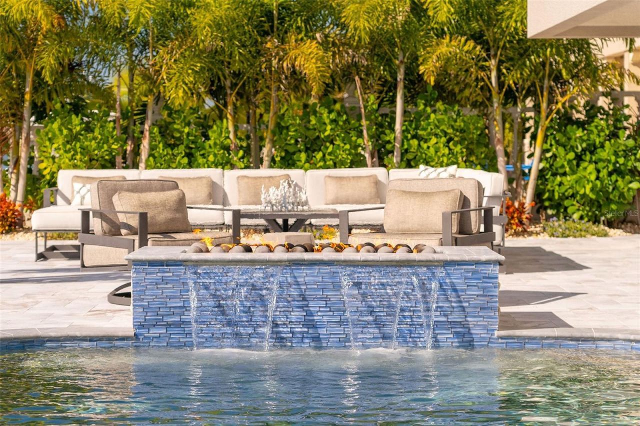 5907 Bayview Circle S, Gulfport, FL 33707 Photo