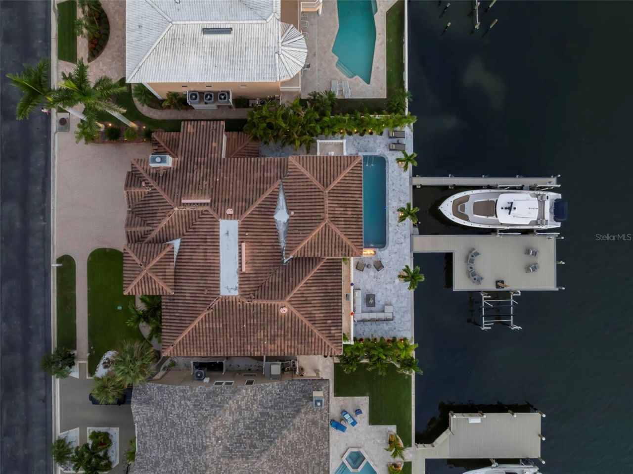 5907 Bayview Circle S, Gulfport, FL 33707 Photo