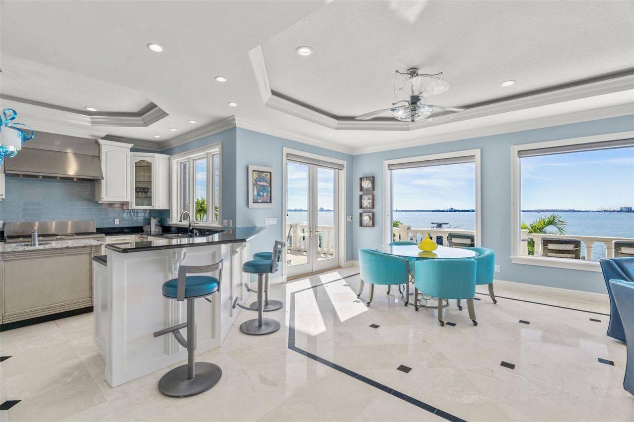 5907 Bayview Circle S, Gulfport, FL 33707 Photo