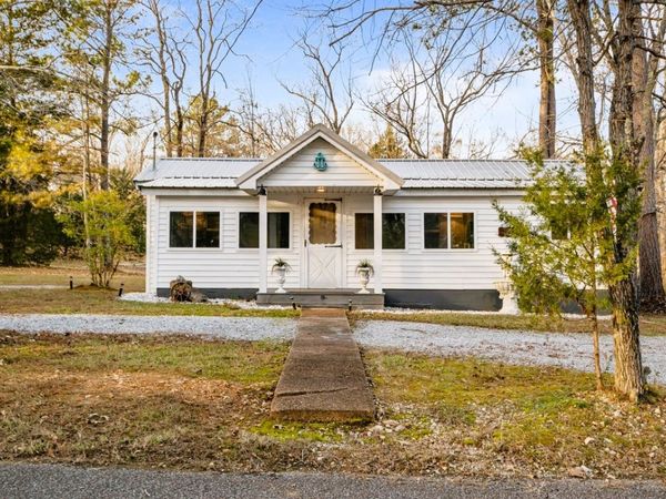 62 Foster Dr , Camden, TN 38320