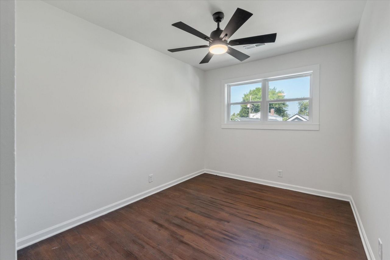 12 Grove Street Photo 13