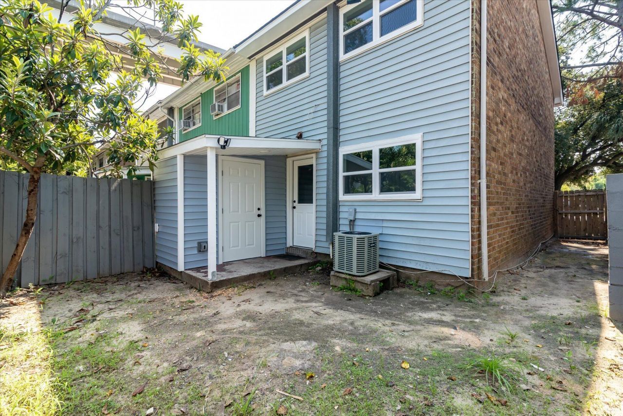 12 Grove Street Photo 20