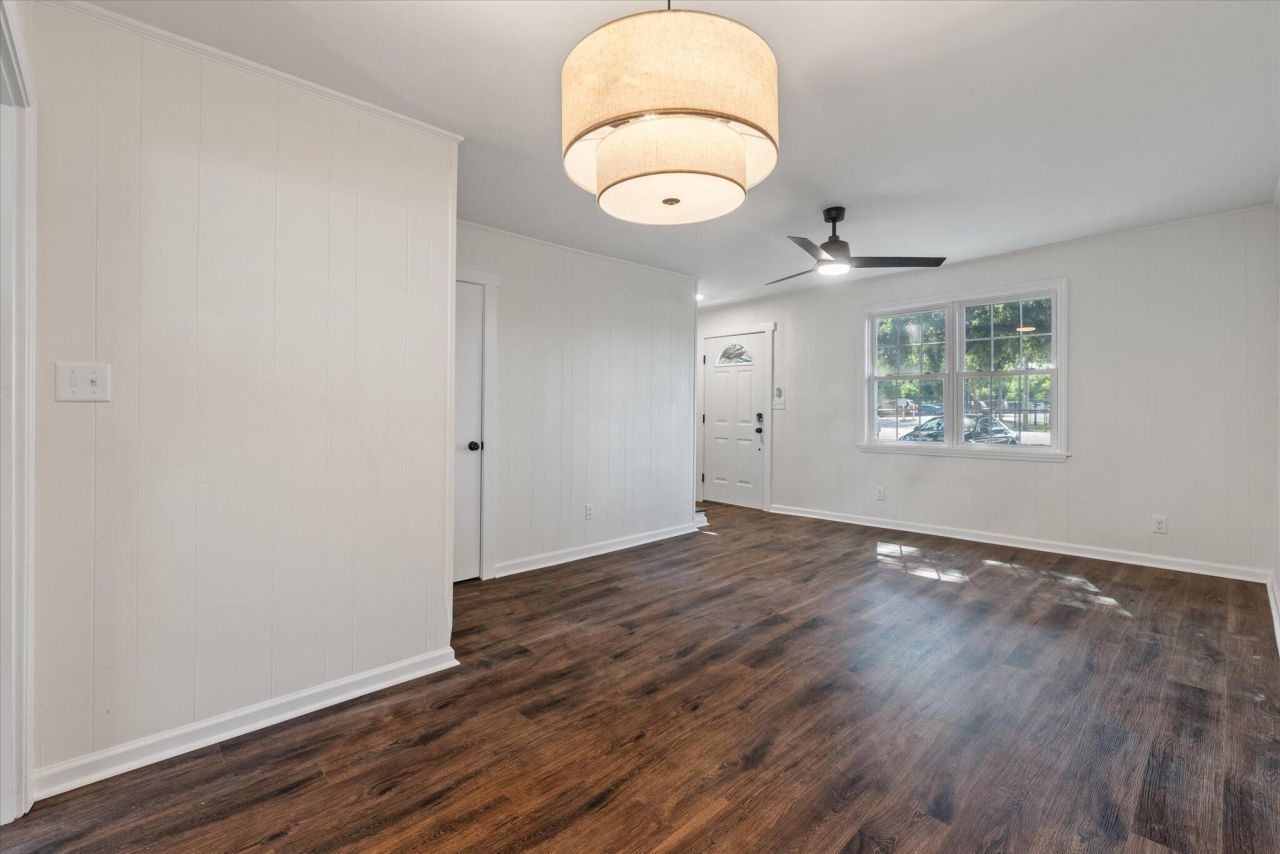 12 Grove Street Photo 4