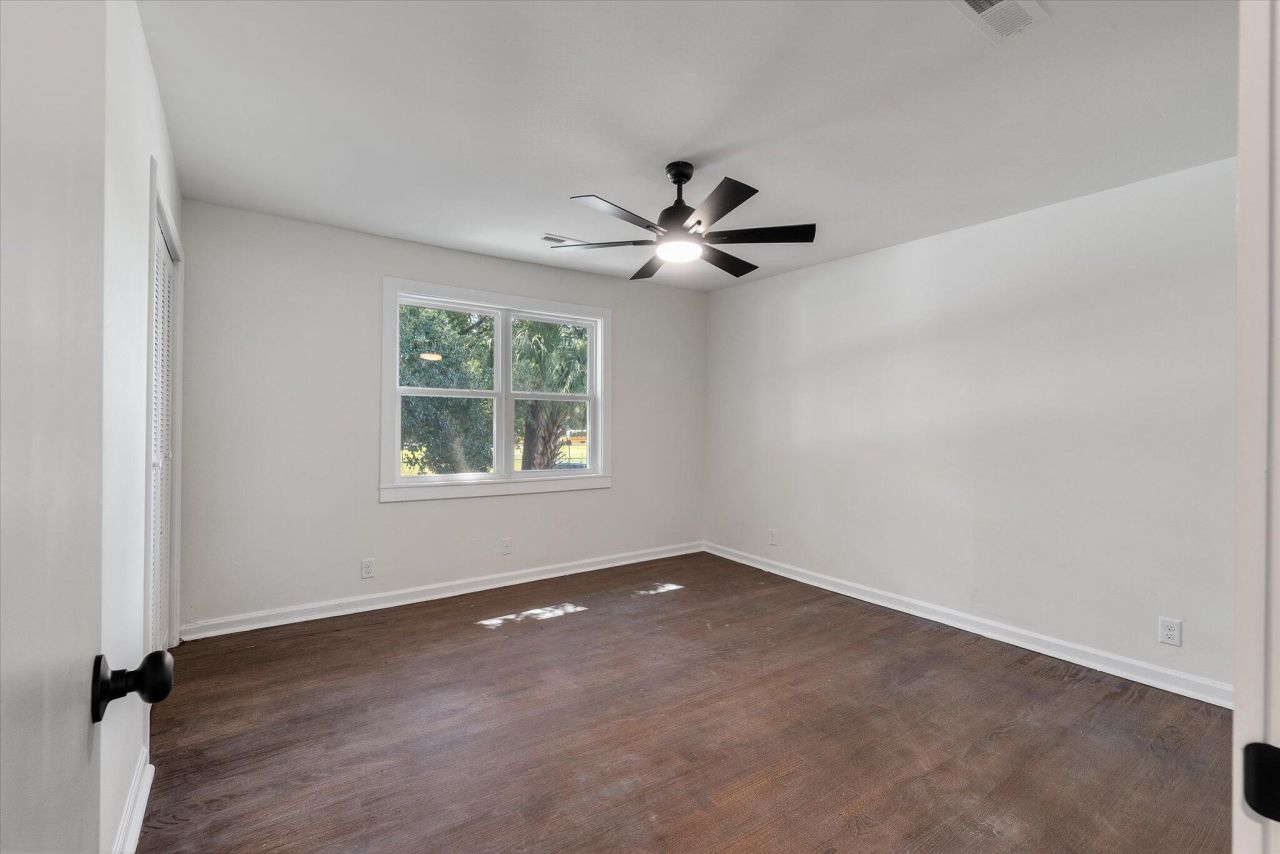 12 Grove Street Photo 7