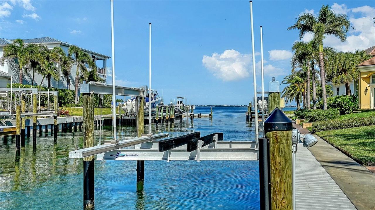 595 Bowsprit Lane, Longboat Key, FL 34228 Photo