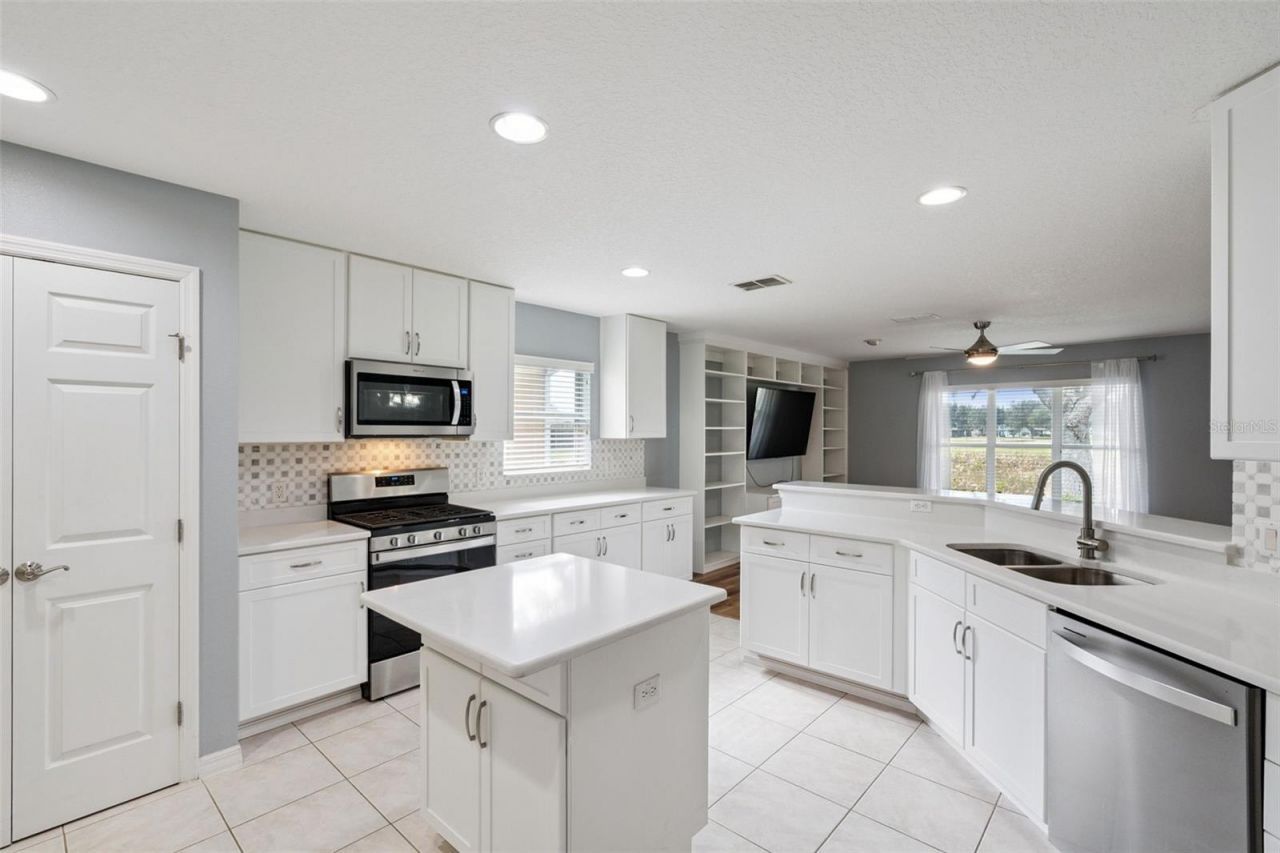 26821 Augusta Springs Circle, Leesburg, FL 34748 Photo