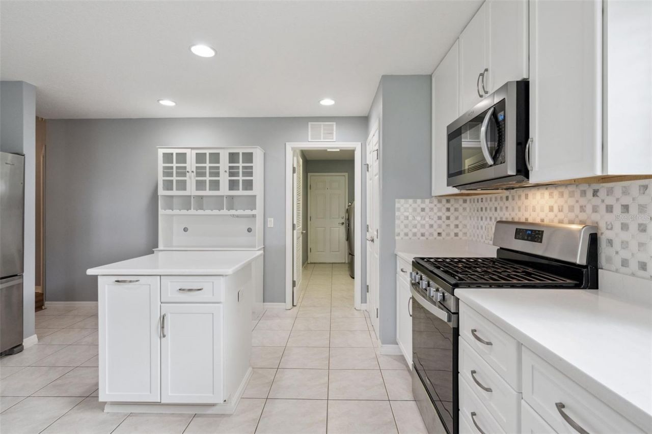 26821 Augusta Springs Circle, Leesburg, FL 34748 Photo