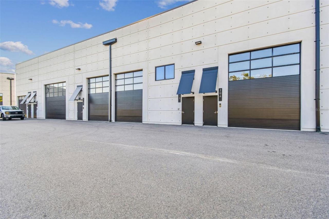 6500 Motor Enclave Way, Unit 213, Tampa, FL 33610 Photo