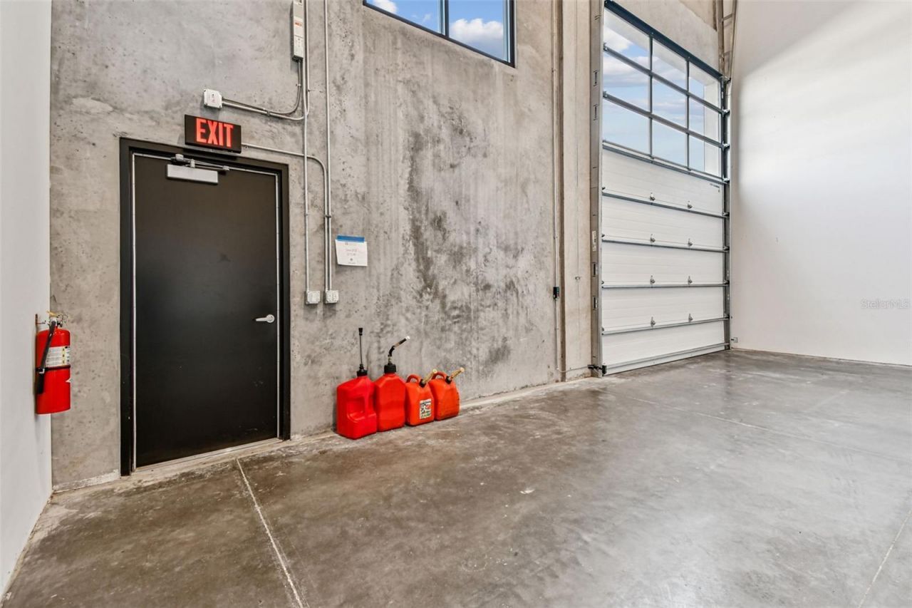 6500 Motor Enclave Way, Unit 213, Tampa, FL 33610 Photo