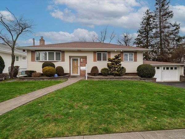 295 Thorn Street, Oceanside, NY 11572