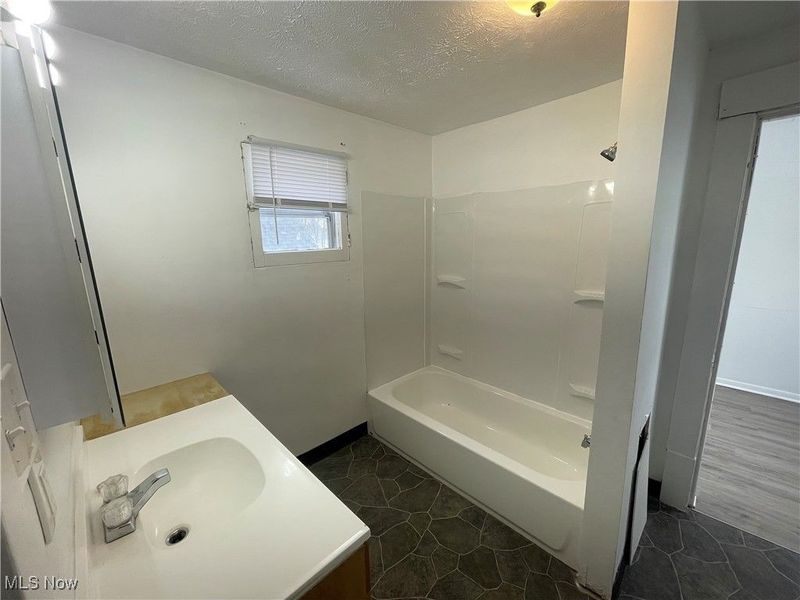 944 Baughman Street, Akron, OH 44320 Photo 16