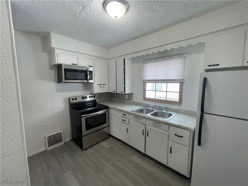 944 Baughman Street, Akron, OH 44320 Photo 8