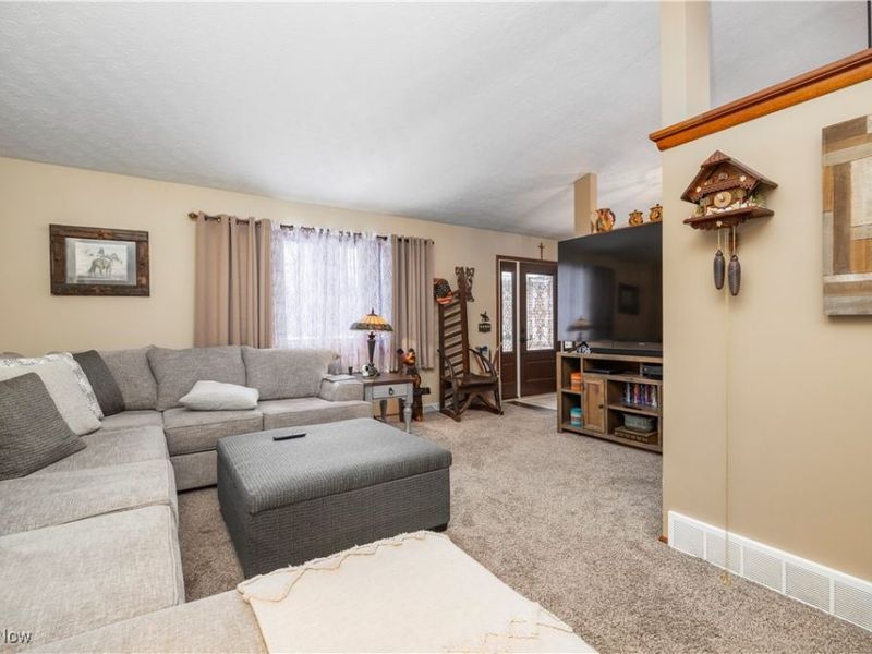 1115 Kay Drive, Lorain, OH 44053 Photo 8