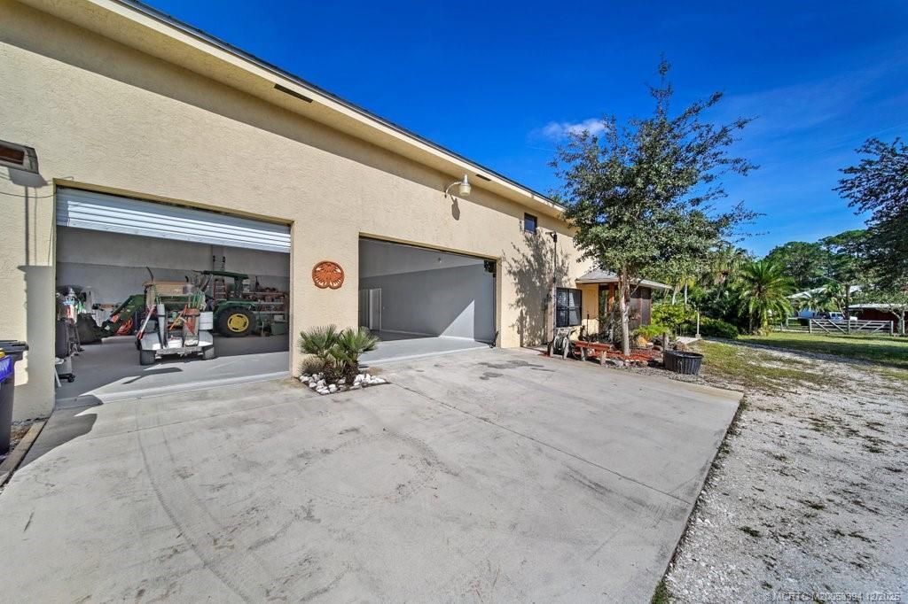 5601 SW Sunshine Farms Way, Palm City, FL 34990 Photo