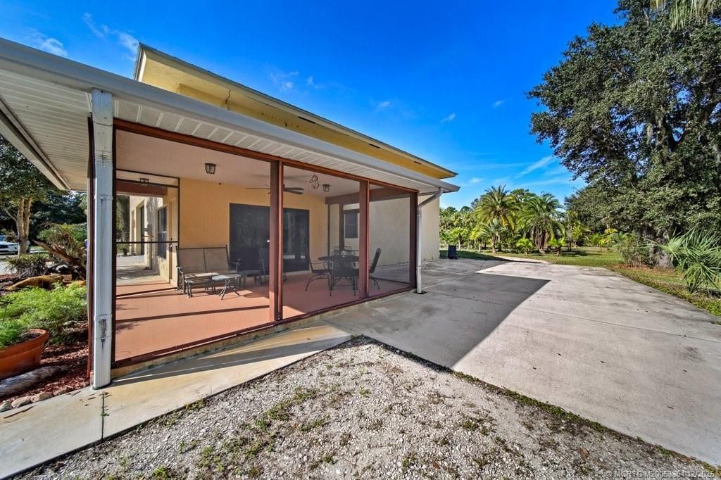 5601 SW Sunshine Farms Way, Palm City, FL 34990 Photo