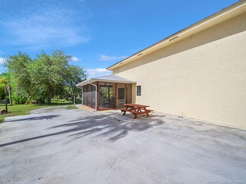 5601 SW Sunshine Farms Way, Palm City, FL 34990 Photo