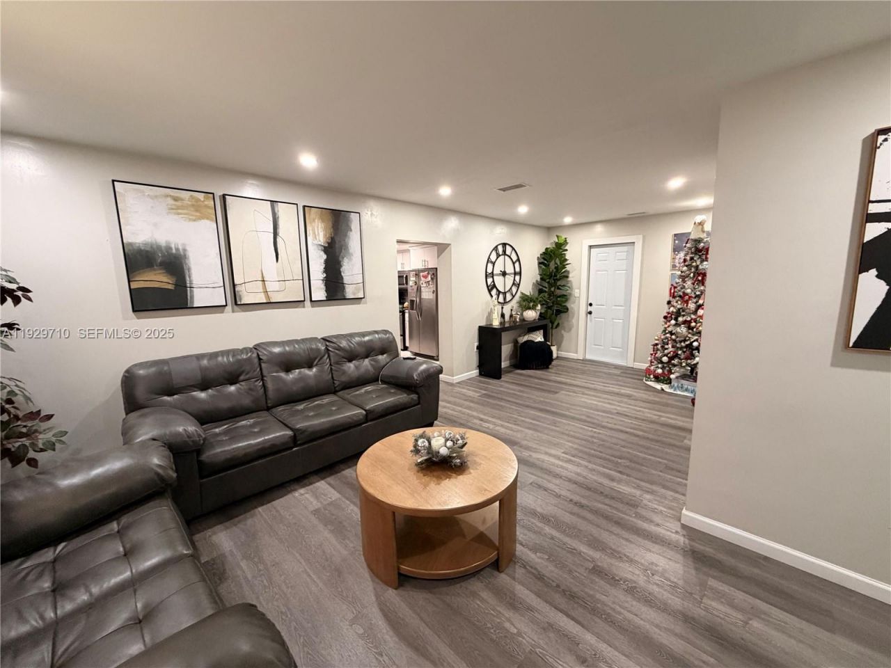 545 NW 136 St, North Miami, FL 33168 Photo