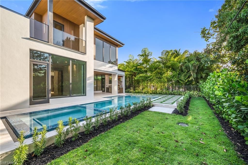 1227 10th Ave N, Naples, FL 34102 Photo