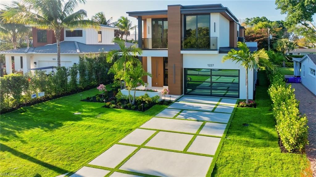 1227 10th Ave N, Naples, FL 34102 Photo