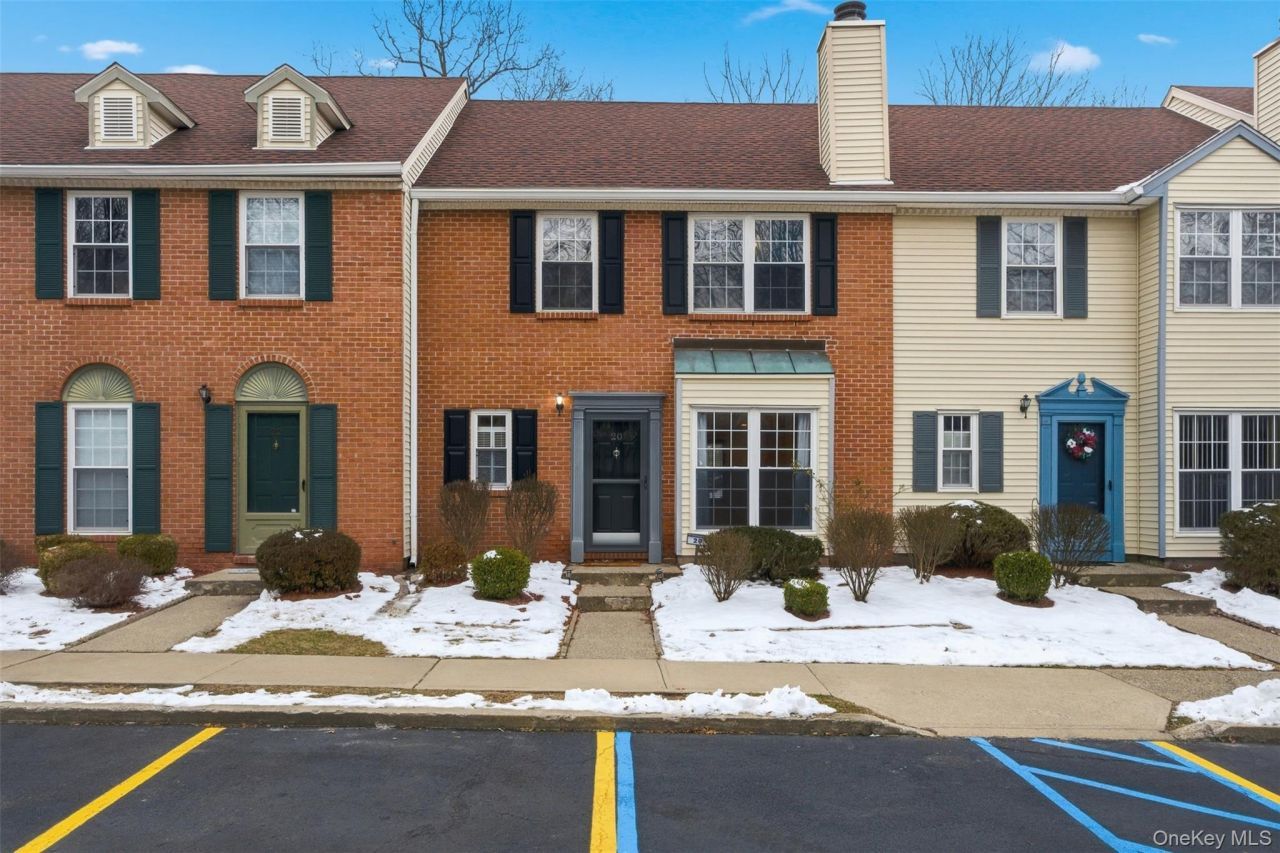 20 Yorkshire Terrace, Washingtonville, NY 10992 Main Photo