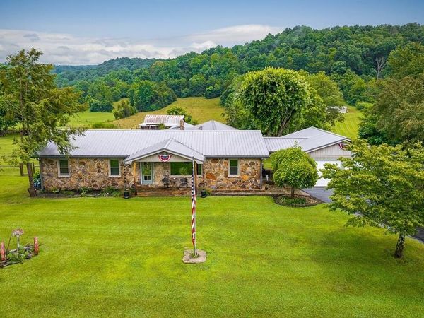 1653 Lester Flatt Rd, Sparta, TN 38583