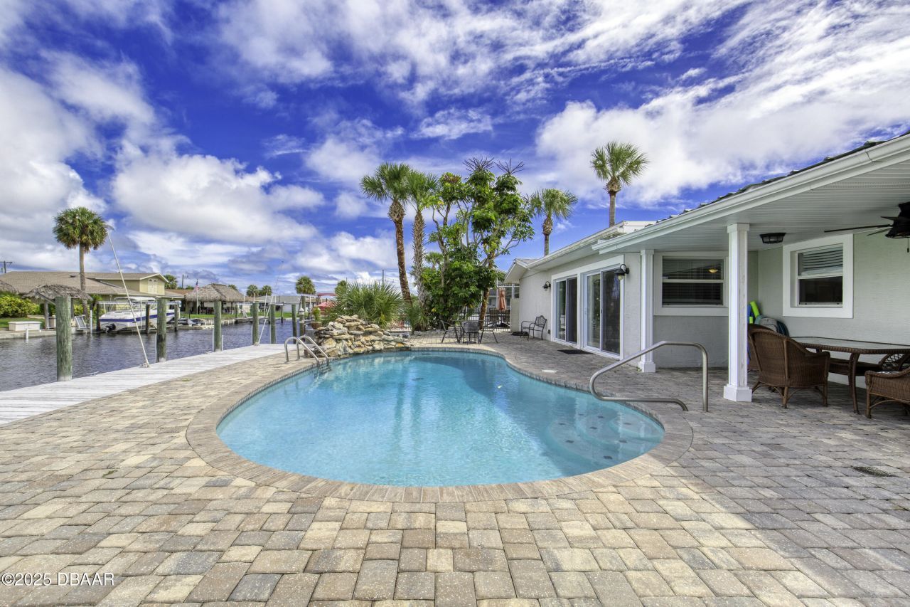 138 Coral Circle, South Daytona, FL 32119 Photo