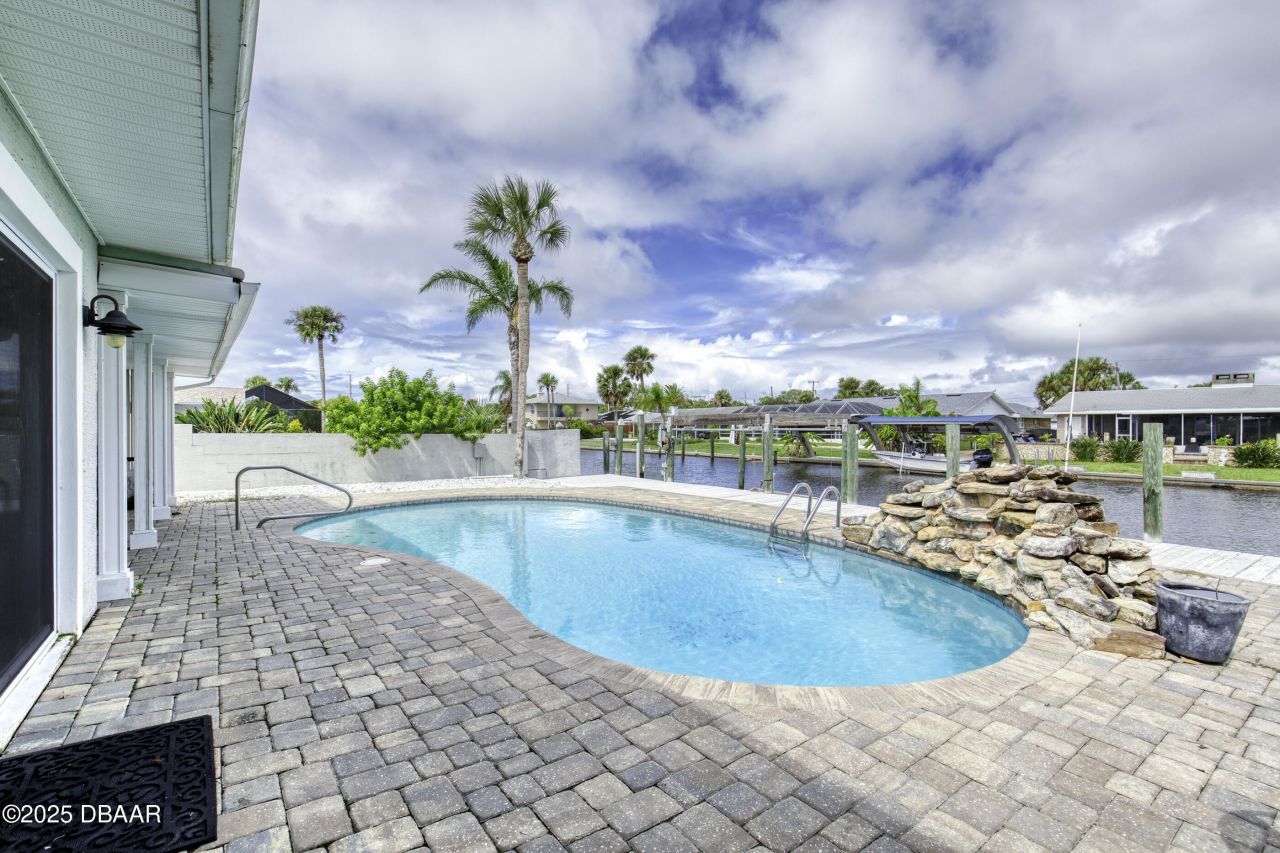 138 Coral Circle, South Daytona, FL 32119 Photo