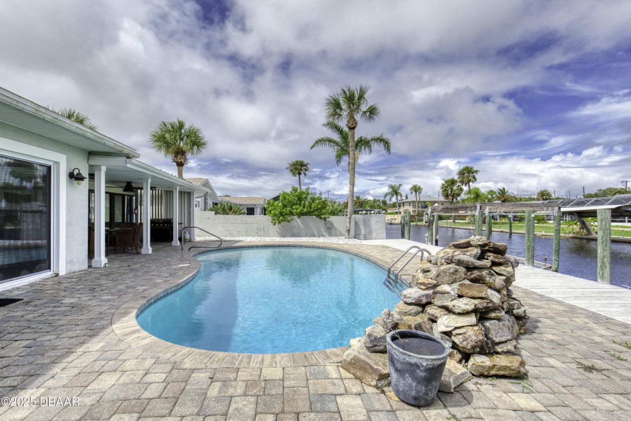 138 Coral Circle, South Daytona, FL 32119 Photo