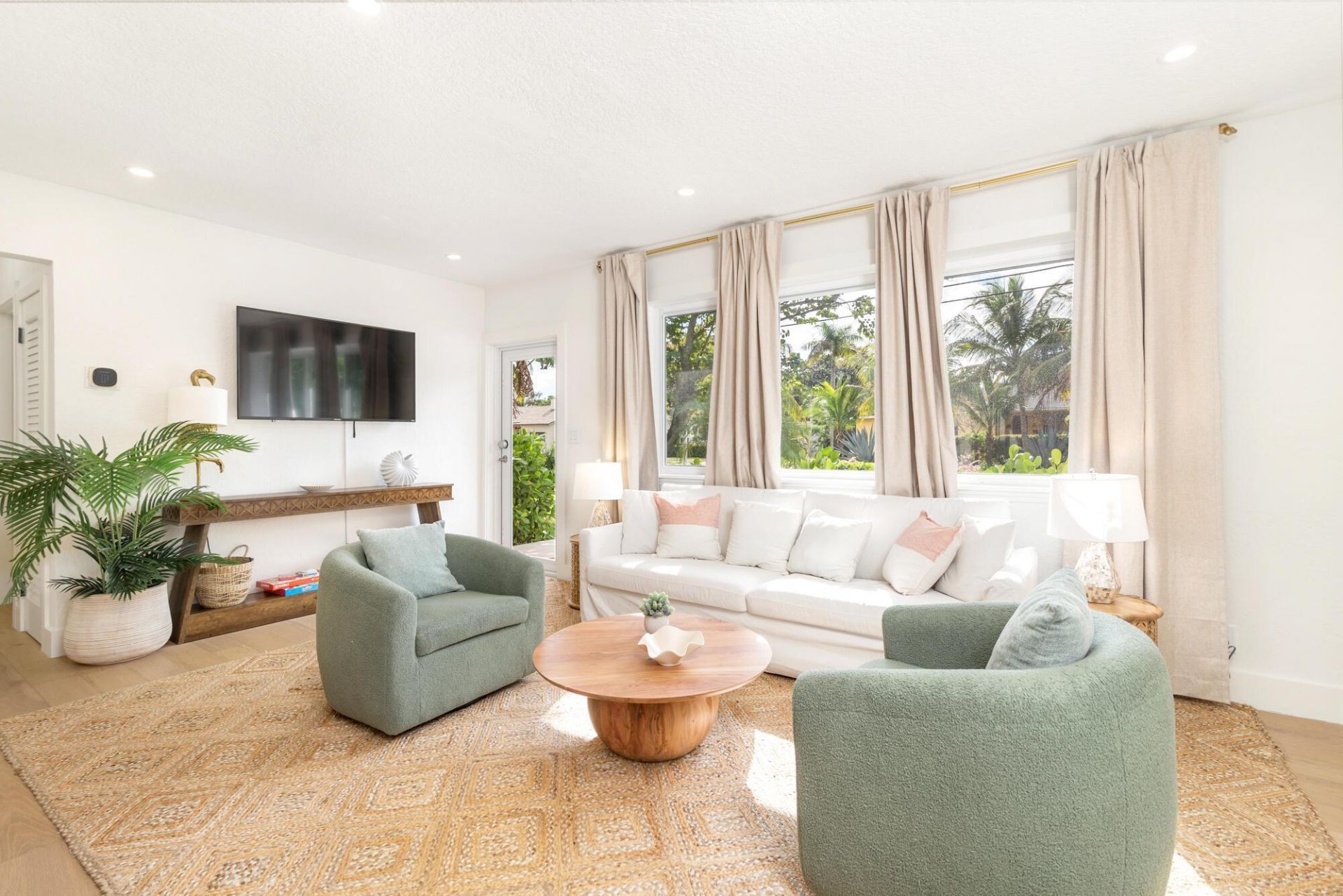 353 Gregory Road, West Palm Beach, FL 33405 Photo