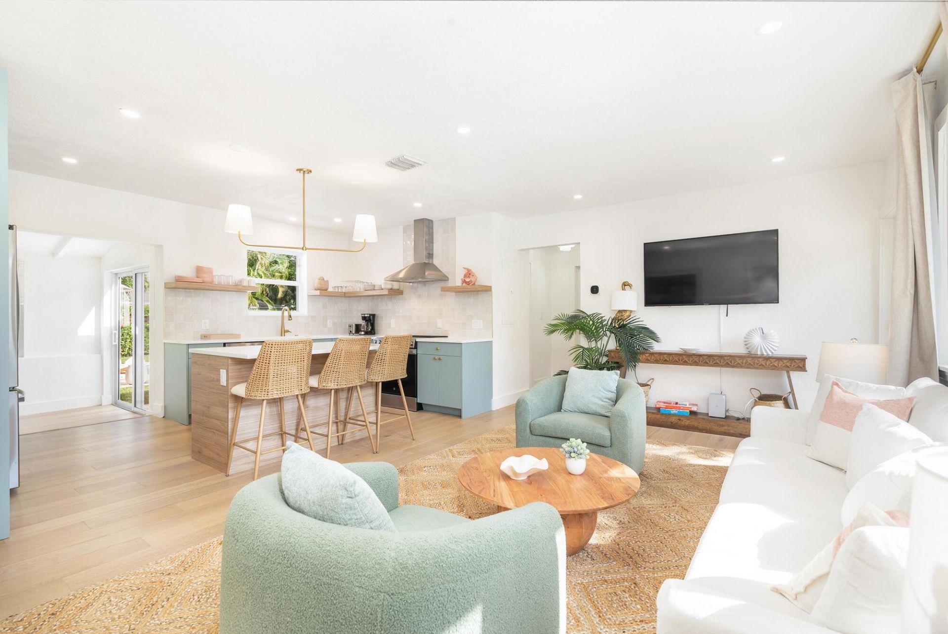 353 Gregory Road, West Palm Beach, FL 33405 Photo