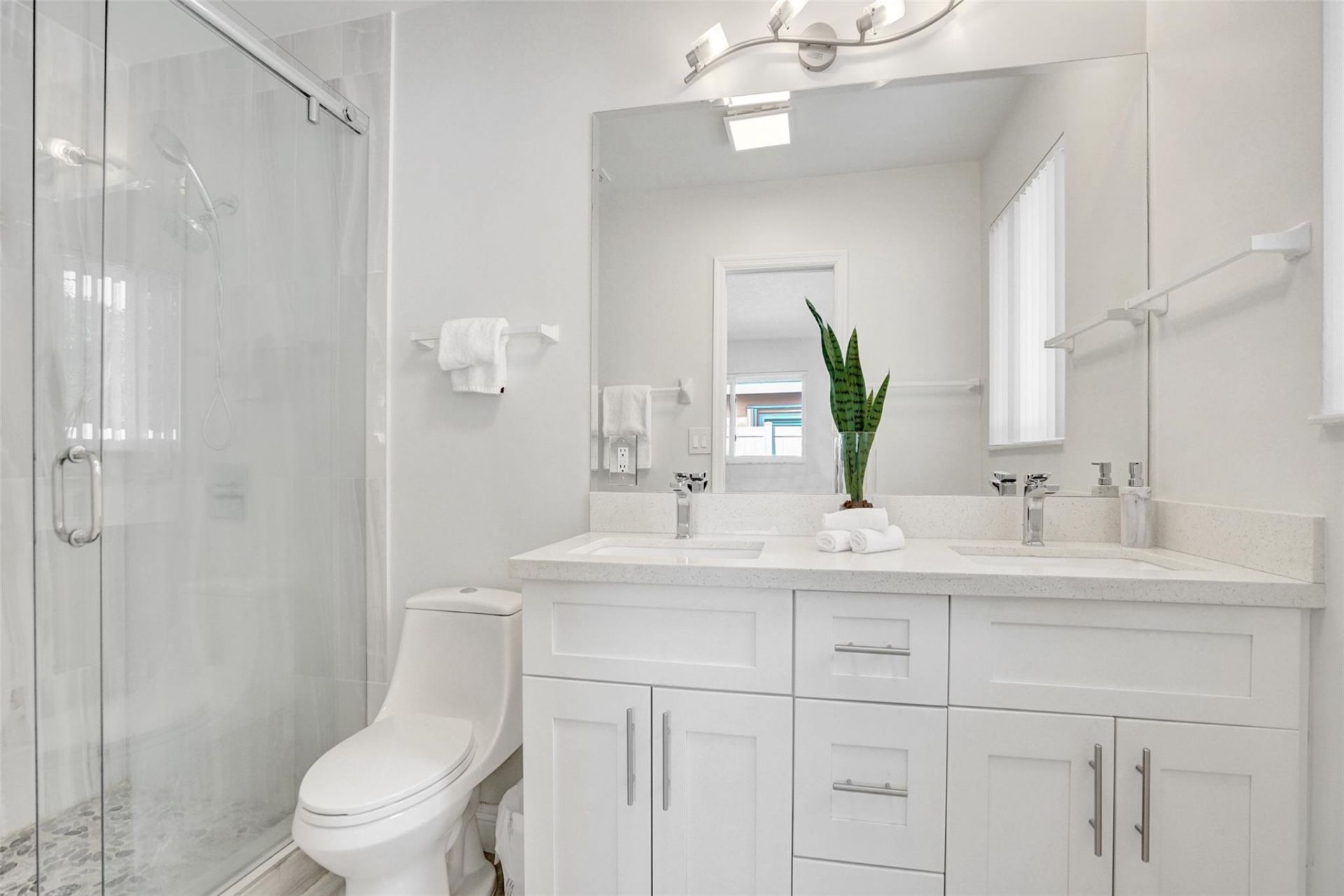 2129 NE 62nd St, Fort Lauderdale, FL 33308 Photo