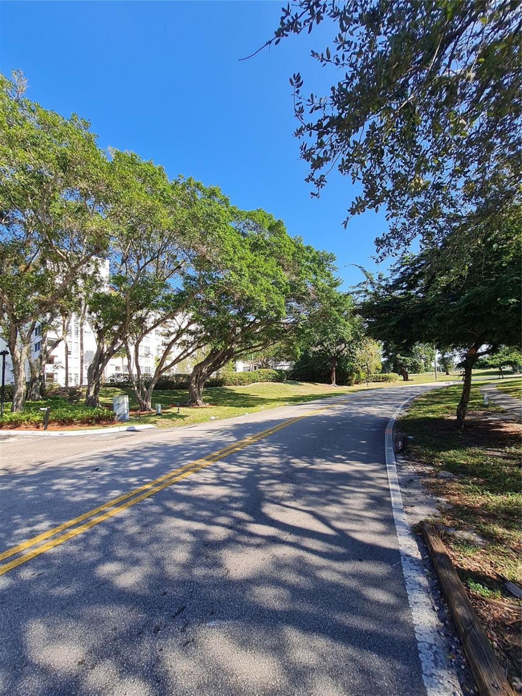 6911 Environ Bvd, Unit 2M, Lauderhill, FL 33319 Photo