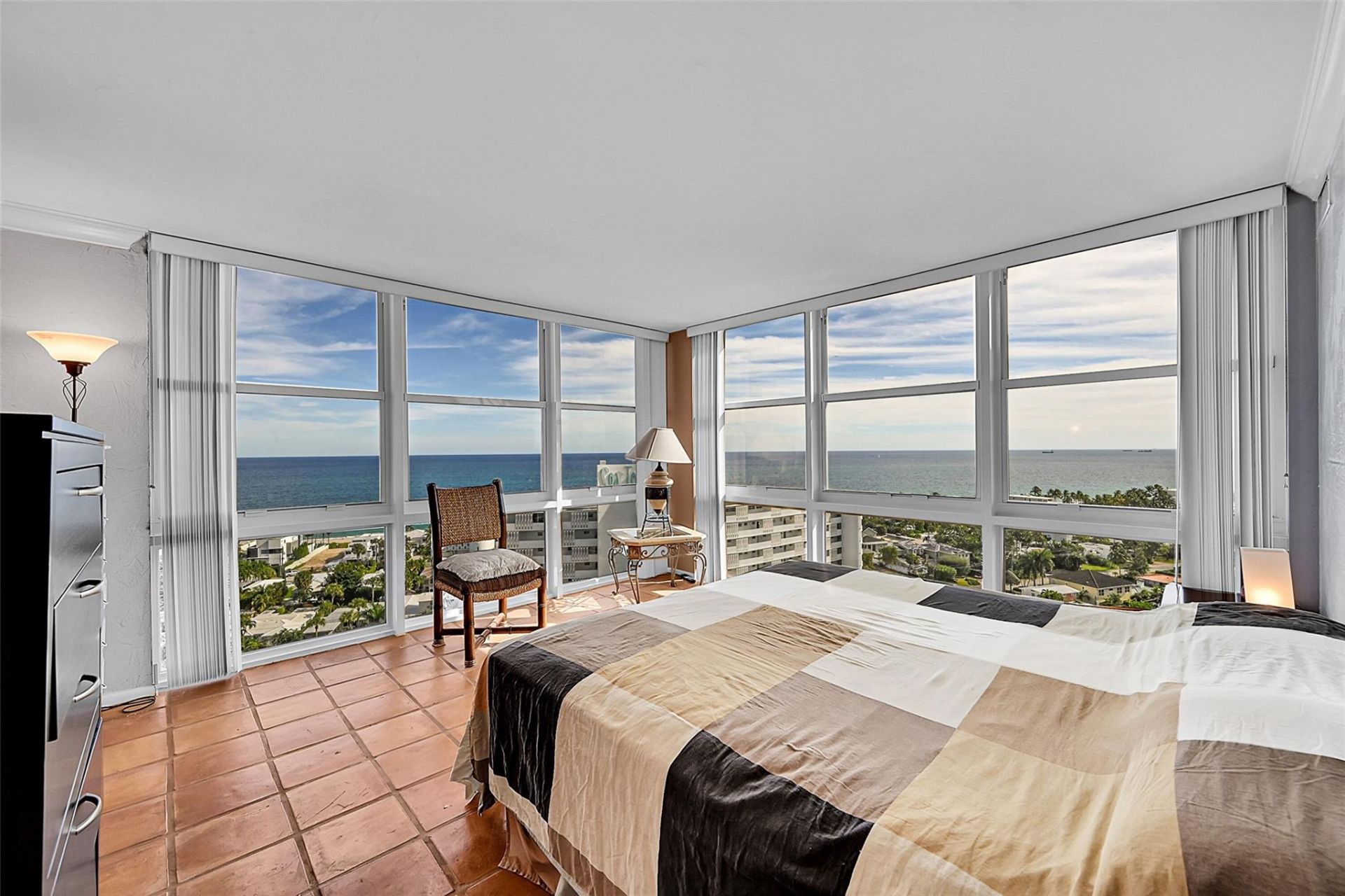 2841 N Ocean Boulevard, Unit 1801, Fort Lauderdale, FL 33308 Photo