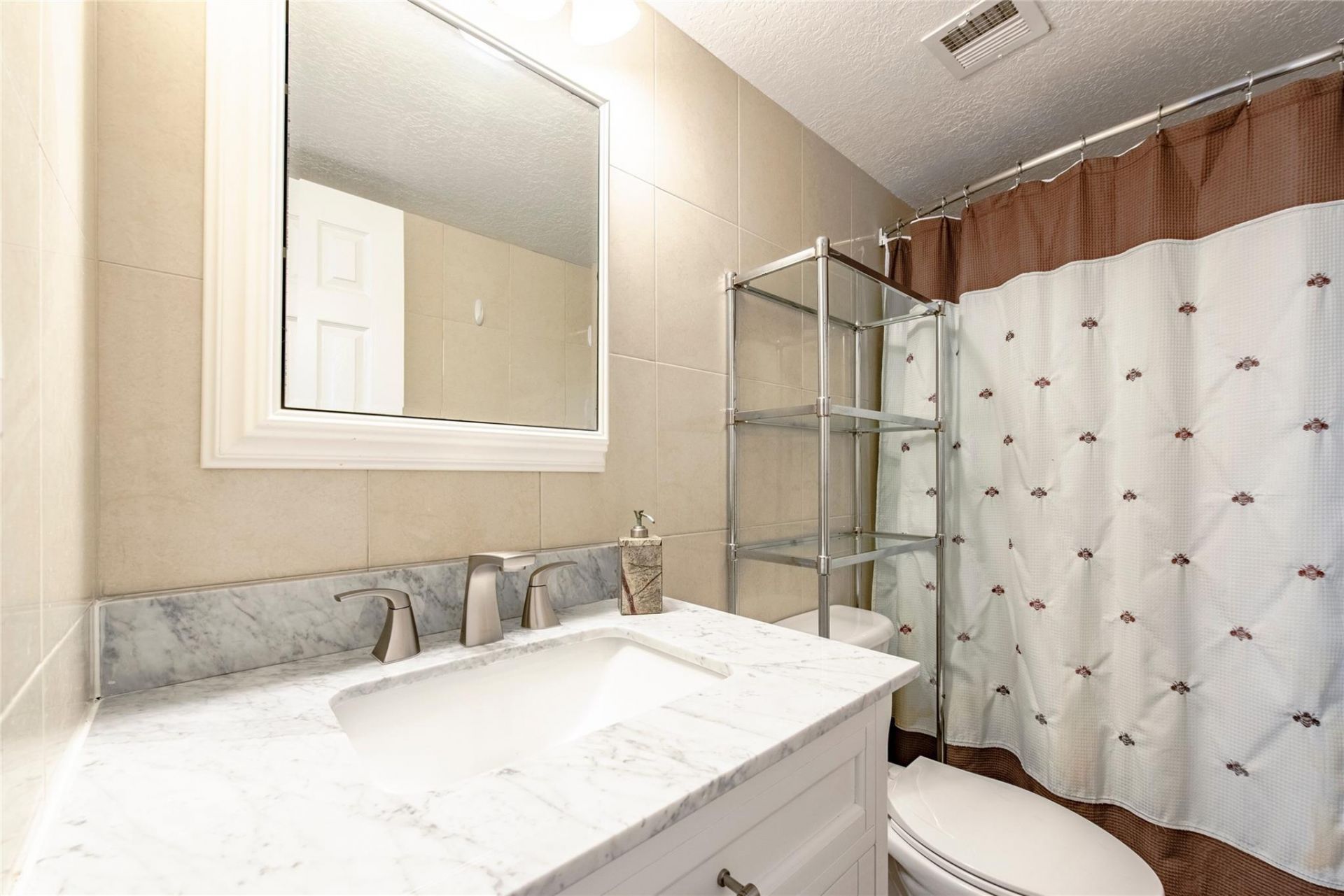 1831 NE 38th Street, Unit 206, Fort Lauderdale, FL 33308 Photo