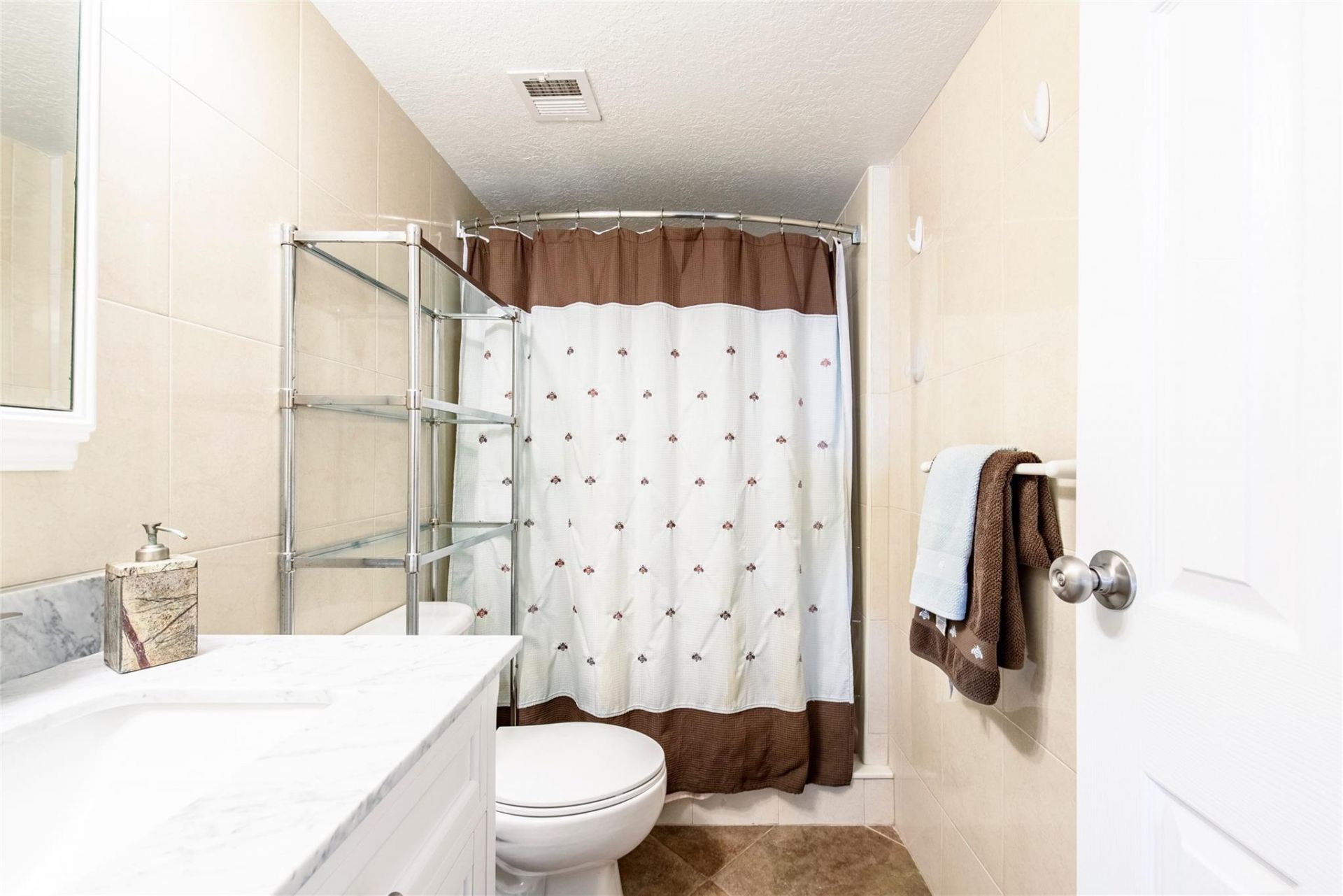 1831 NE 38th Street, Unit 206, Fort Lauderdale, FL 33308 Photo