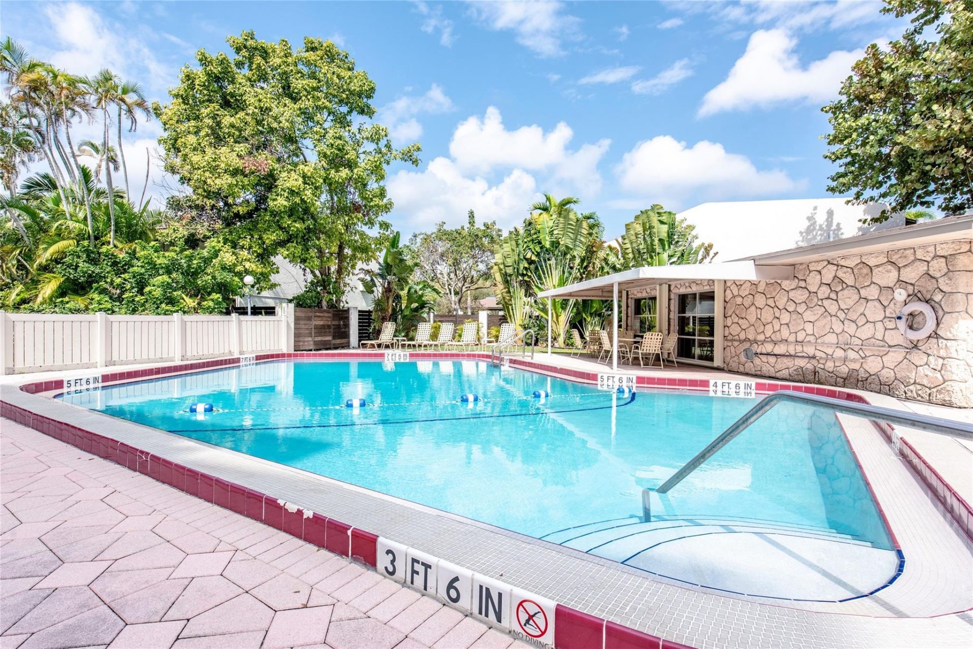 1831 NE 38th Street, Unit 206, Fort Lauderdale, FL 33308 Photo