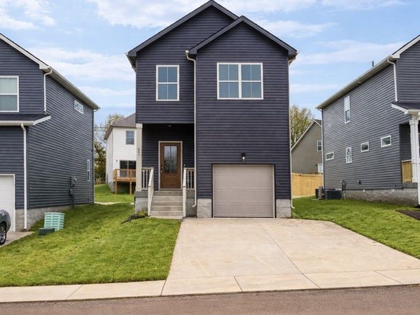 881 Dogwood Trl, Clarksville, TN 37042