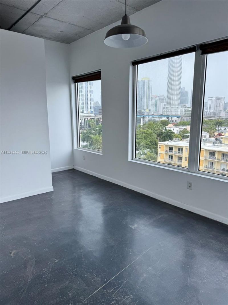 10 SW South River Dr, Unit 812, Miami, FL 33130 Photo