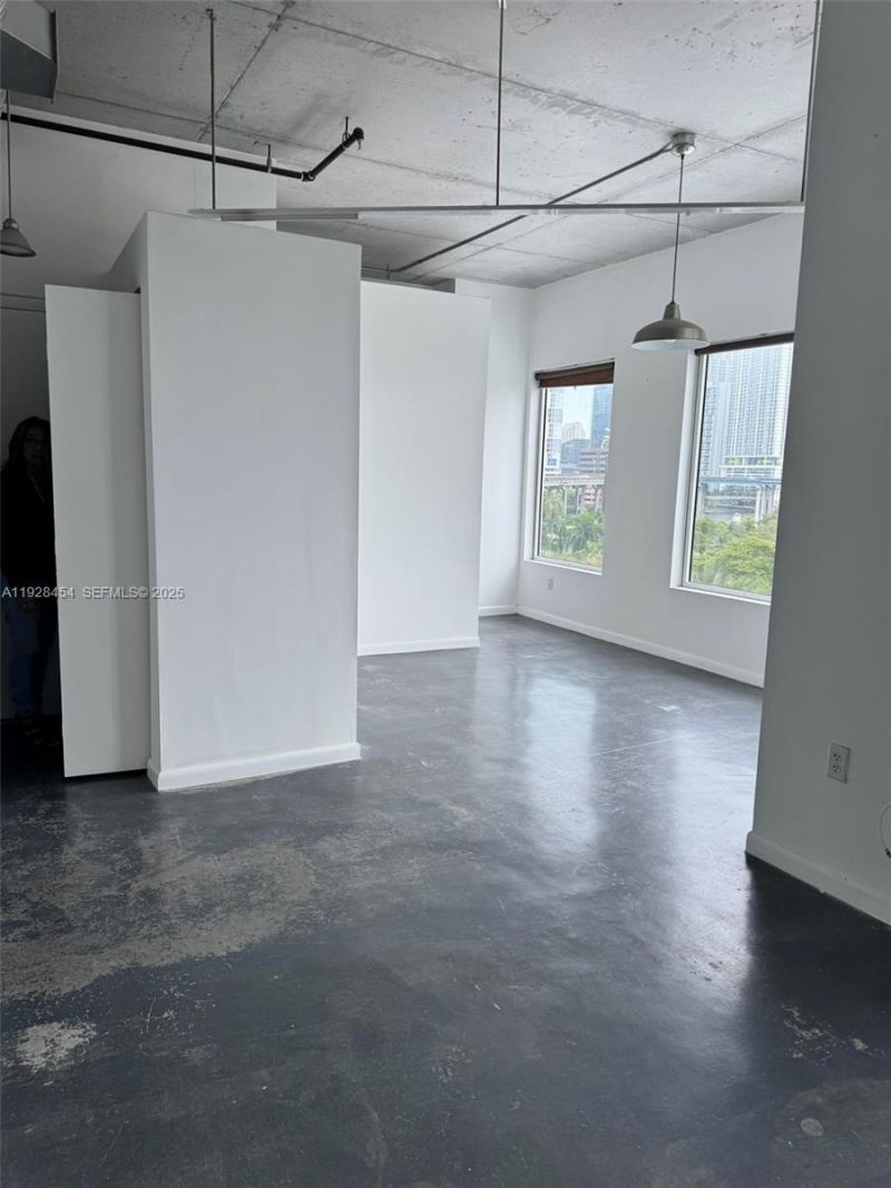 10 SW South River Dr, Unit 812, Miami, FL 33130 Photo