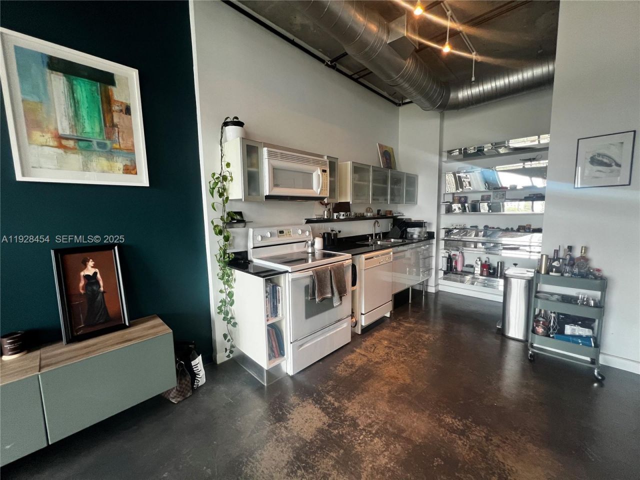 10 SW South River Dr, Unit 812, Miami, FL 33130 Photo