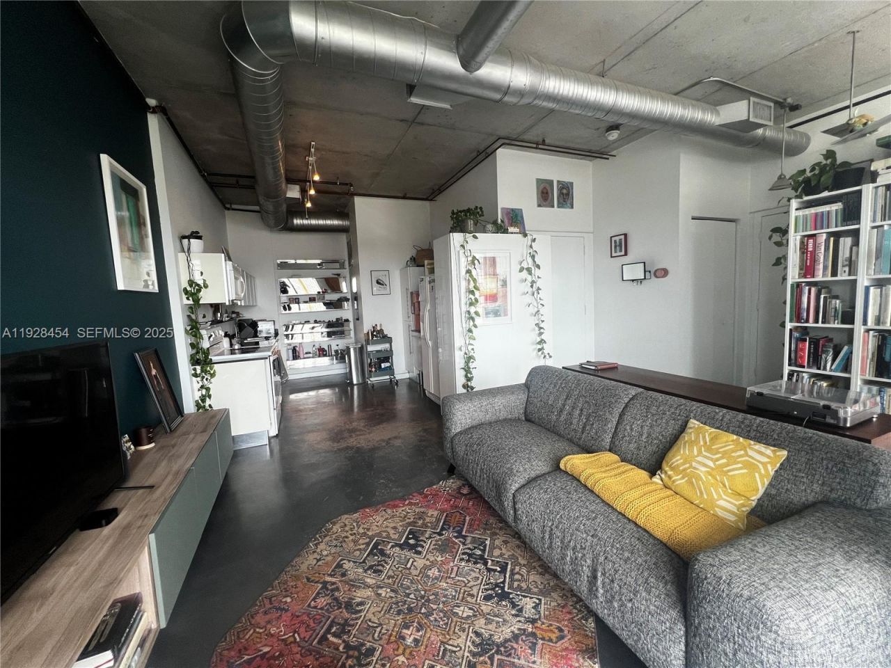 10 SW South River Dr, Unit 812, Miami, FL 33130 Photo