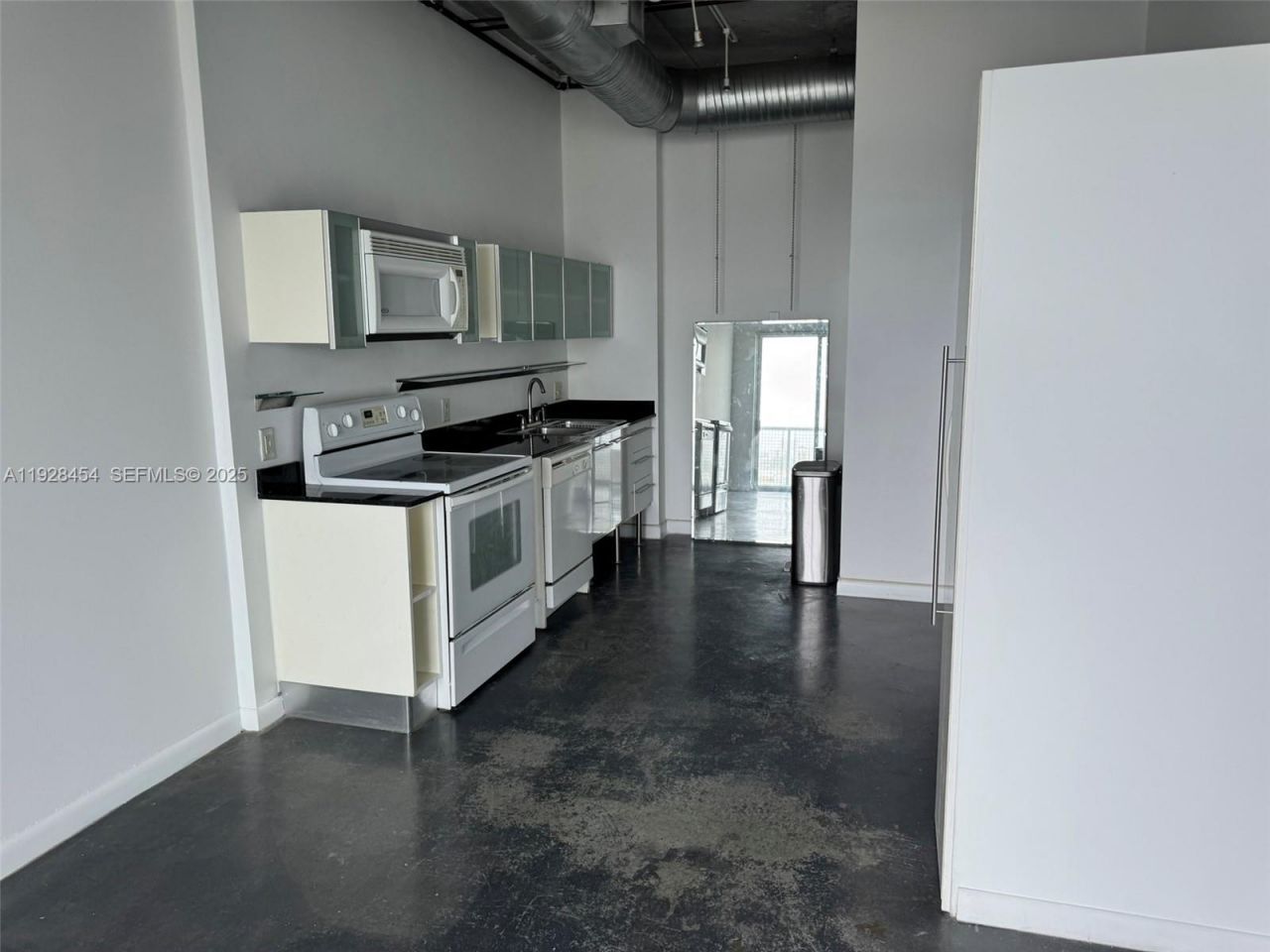 10 SW South River Dr, Unit 812, Miami, FL 33130 Photo