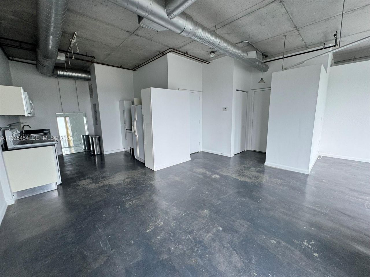 10 SW South River Dr, Unit 812, Miami, FL 33130 Photo