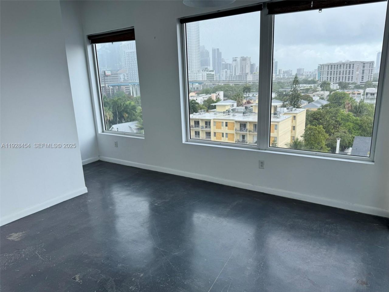 10 SW South River Dr, Unit 812, Miami, FL 33130 Photo