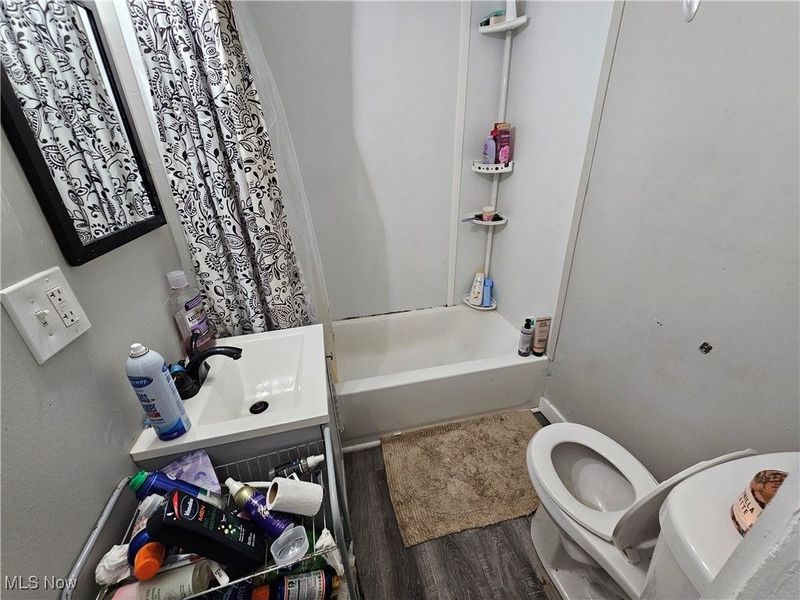 7700 Colgate Avenue, Cleveland, OH 44102 Photo 10